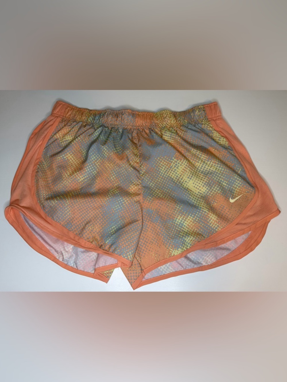 Nike Tempo Dri-FIT Womens Running Shorts Peach Multicolor IB8842-815 Size L NWT